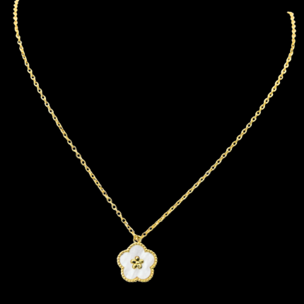 Collier fleur nacrée doré Sylana porté – Mitsury