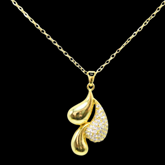 Collier goutte doré en acier inoxydable porté – Mitsury