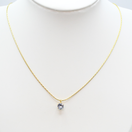 Collier doré lumineux en acier inoxydable porté – Mitsury