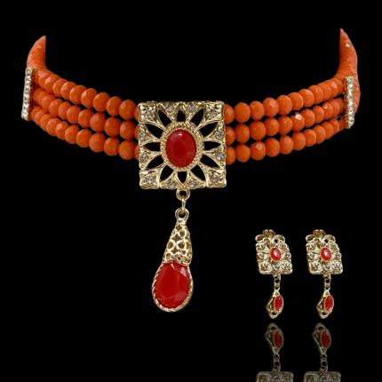 Ras du cou Alnarya perlé rouge avec pendentif doré et boucles assorties – Mitsury