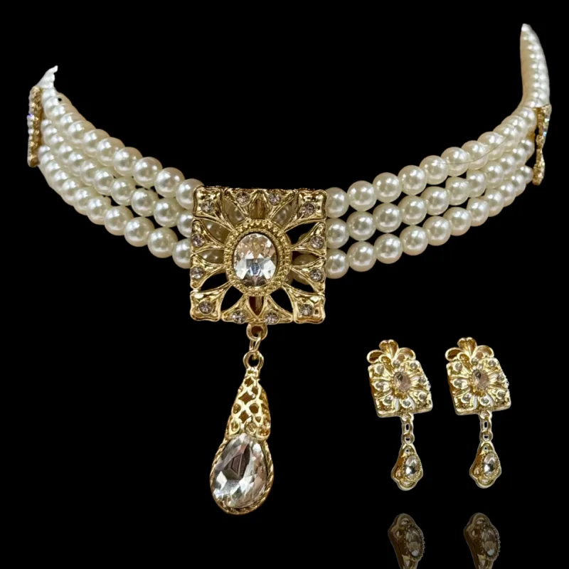 Ras du cou blanc mariage Lurelya en perles blanches et doré avec pendentif cristal