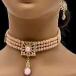Ras du cou rose mariage festif Nirial en perles et doré avec pendentif central élégant